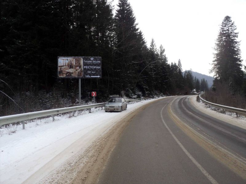Билборд/Щит, Татаров, Траса Н-09 Мукачево-Львів, готелі ТатарівДеЛюкс, Дачія, виїзд з села, напрямок руху на Буковель