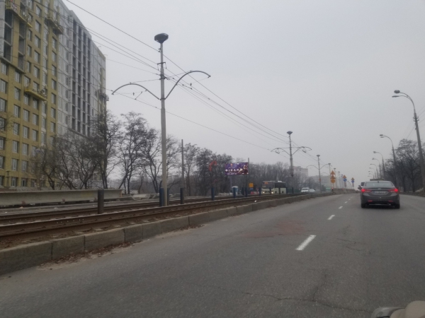 Білборд/Щит, Київ, просп. Гузара Любомира (Комарова), 19, в напр. Кільцевої дороги (напроти ЖК "Сучасний Квартал")