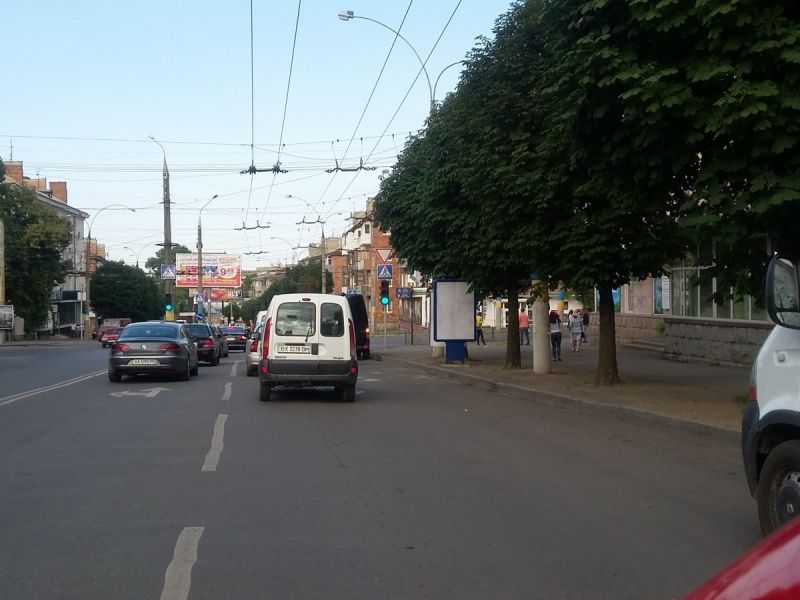 Ситилайт, Черновцы, проспект Незалежності, 91, світлофор, аптека