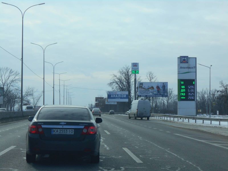Билборд/Щит, Трассы, с. Чабани, траса М-05 Київ-Одеса, км 17+030 право, біля АЗС КЛО