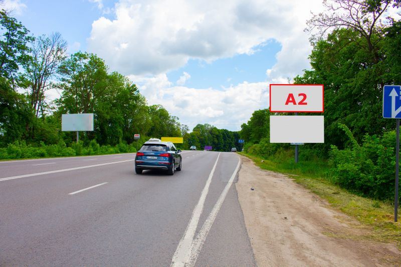 Білборд/Щит, Траси, Н-17 Під'їзд до м.Львів, км 2+700, ліворуч, перед Дублянами в сторону Києва (верхній)