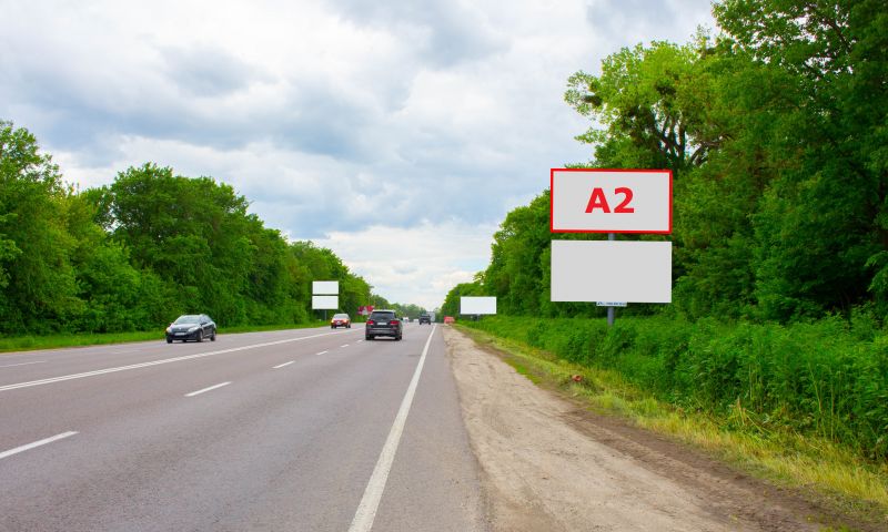 Білборд/Щит, Траси, Н-17 Під'їзд до м.Львів, км 2+100, праворуч, перед Дублянами АЗС Shell в сторону Львова (верхній)