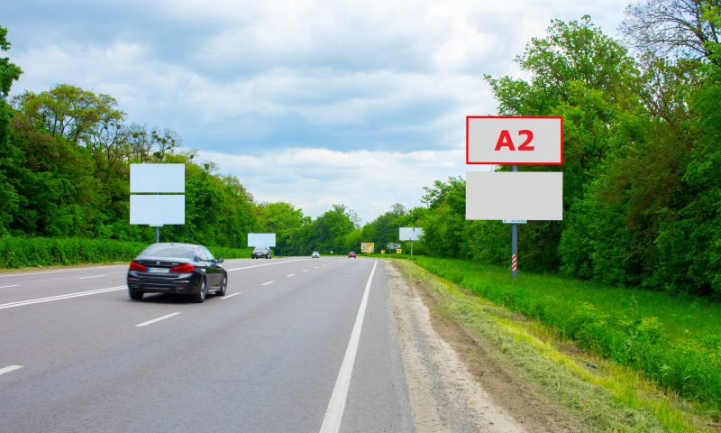 Білборд/Щит, Траси, Н-17 Під'їзд до м.Львів, км. 1+900, ліворуч, виїзд зі Львова в сторону гот. Древній Град (верхній)