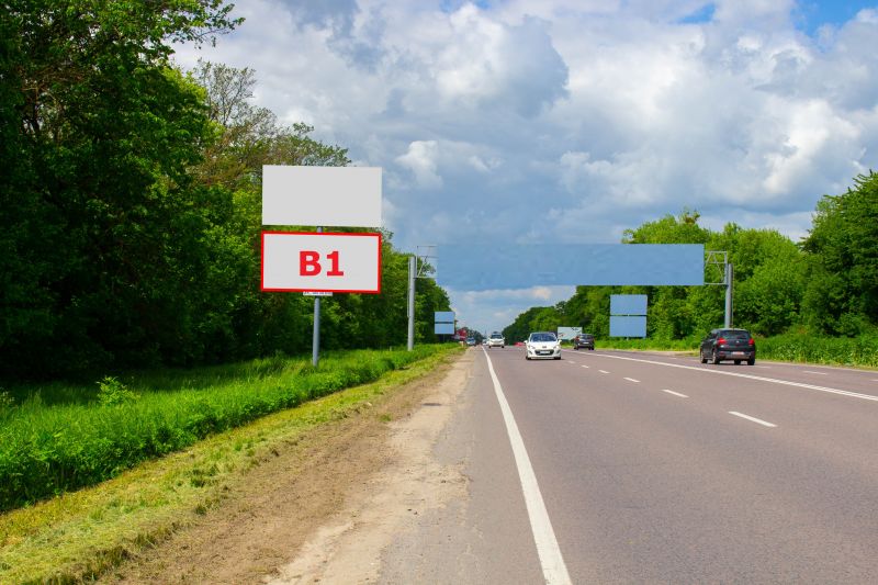 Білборд/Щит, Траси, Н-17 Під'їзд до м.Львів, км. 1+900, ліворуч, після гот. Древній Град в сторону Львова (нижній)