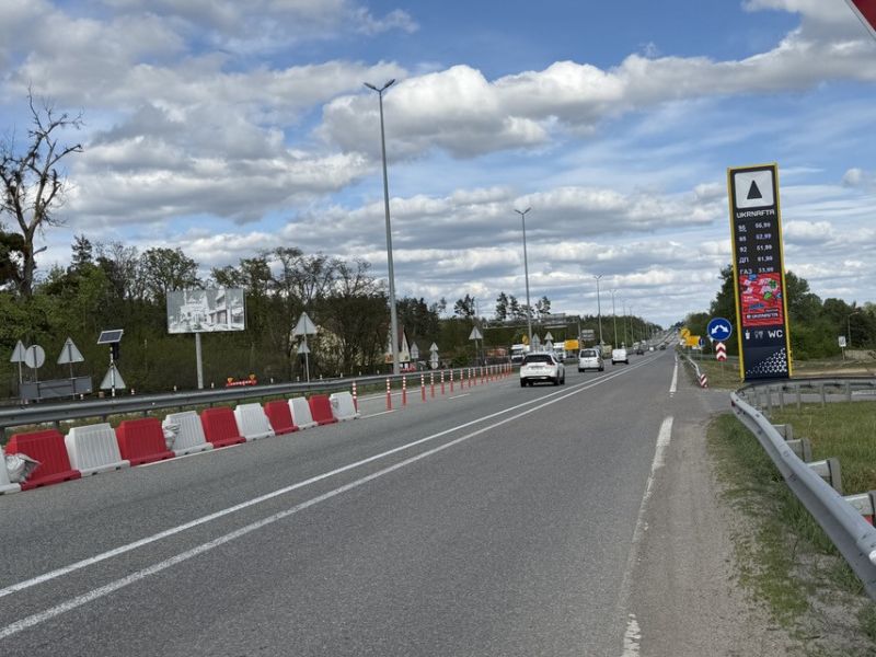 Билборд/Щит, Трассы, М-06 Житомир-Київ, Калинівка, 200 м. після повороту на Макарів 50 км.900 м.(Б)