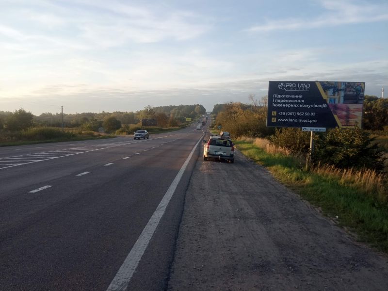 Билборд/Щит, Трассы, М-10 Західний обхід м. Львова, км. 6+500, праворуч, біля с. Лапаївка, рух в напмямку Скнилова та ТРЦ King Cross Leopolis