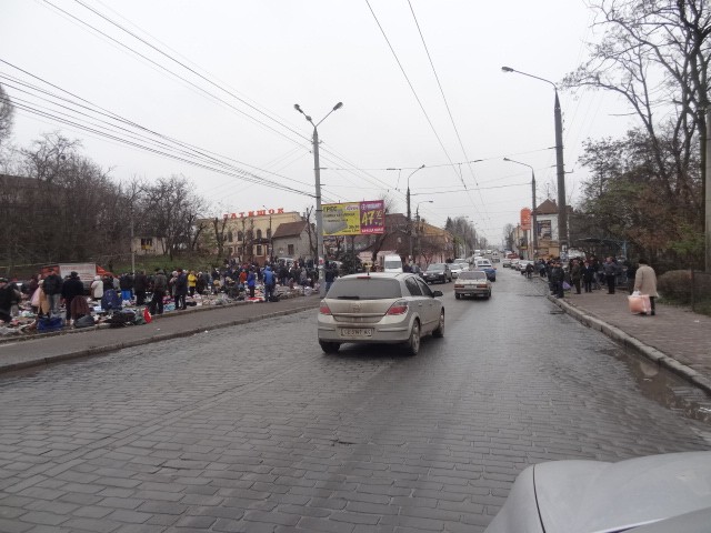 Билборд/Щит, Черновцы, Центр, вул. Руська, 79-Зелена, ринок, зупинка, великий транспортний потік