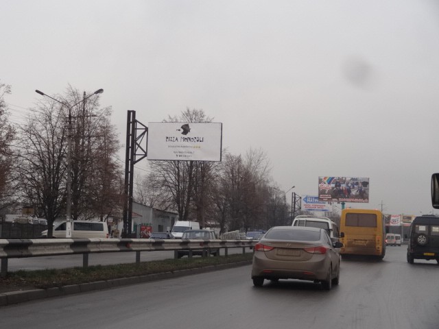 Білборд/Щит, Чернівці, вул. Калинівська, ринок,  (другий над дорогою)