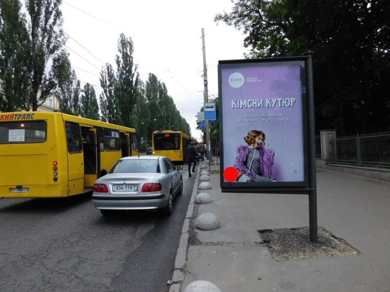 Скролл/Ситилайт, Киев, Шевченка бул. ст.м."Університет", рух в напрямку вул. Леонтовича