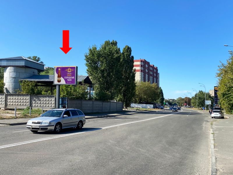Білборд/Щит, Київ, Брожка вул. (колиш. Кіровоградська вул.), навпроти АЗС "Glusco", в сторону Лобановського пр. (кол. Червонозоряний пр.)