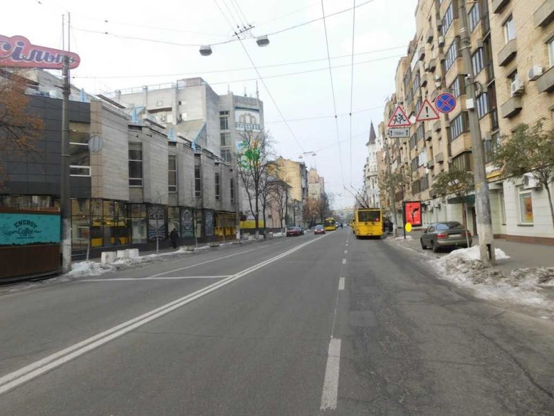 Скролл/Ситилайт, Киев, Січових Стрільців (Артема) вул. 32-38, біля супермаркету Сільпо, рух в напрямку Бехтеровський пр.