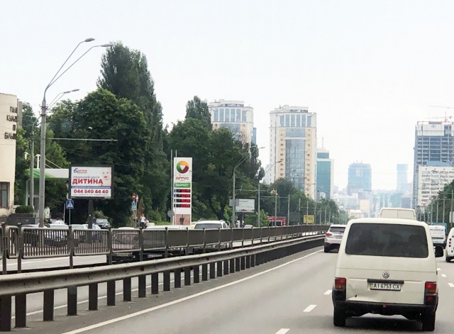 Скролл/Ситиборд, Киев, Берестейський (Перемоги)просп., 38, на зупинці. Вхід в БК Більшовик. Медінститут, КПІ, Парк ім. Пушкіна, в напрямку центру