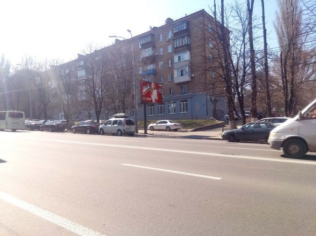 Білборд/Щит, Київ, Повітрофлотський пр., 10 (100 м. від визду з заліз. вокзалу "Південний")