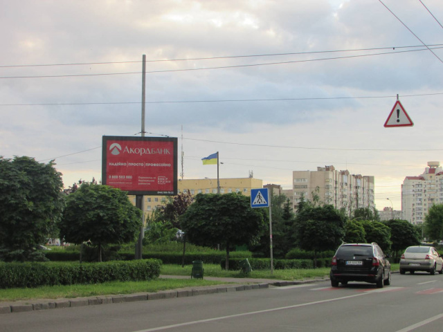 Скрол/Сітіборд, Київ, Маршала Тимошенка / Оболонський проспект, 26 А (розподілювач), М"Мінська" навпроти МакДональдз
