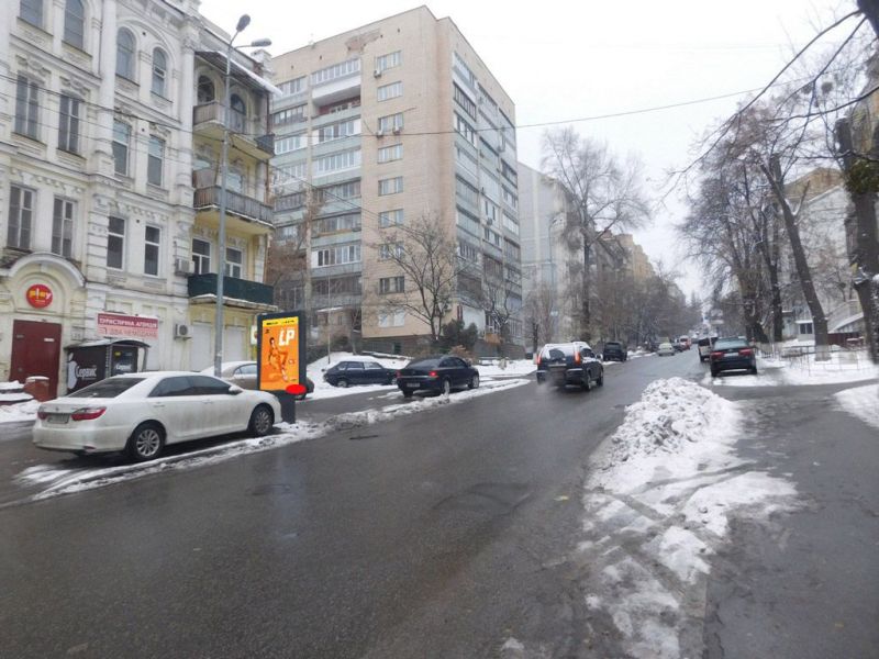 Скролл/Ситилайт, Киев, Тарасівська вул. 38, рух в напрямку вул. Саксаганського
