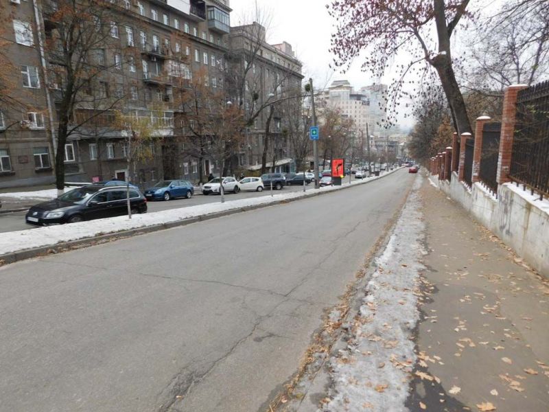 Скролл/Ситилайт, Киев, Гетьмана Скоропадського вул. 25 на розподільчій смузі, рух в напрямку з центру