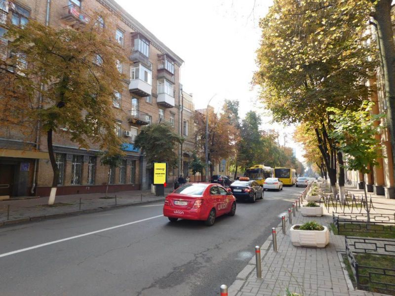 Скролл/Ситилайт, Киев, Князів Острозьких (Московська) вул. 5/2, рух в напрямку ст. м. "Арсенальна"