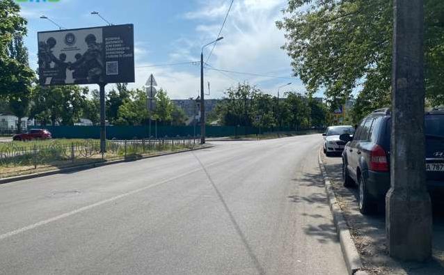 Білборд/Щит, Київ, Дарницький бульв., 15