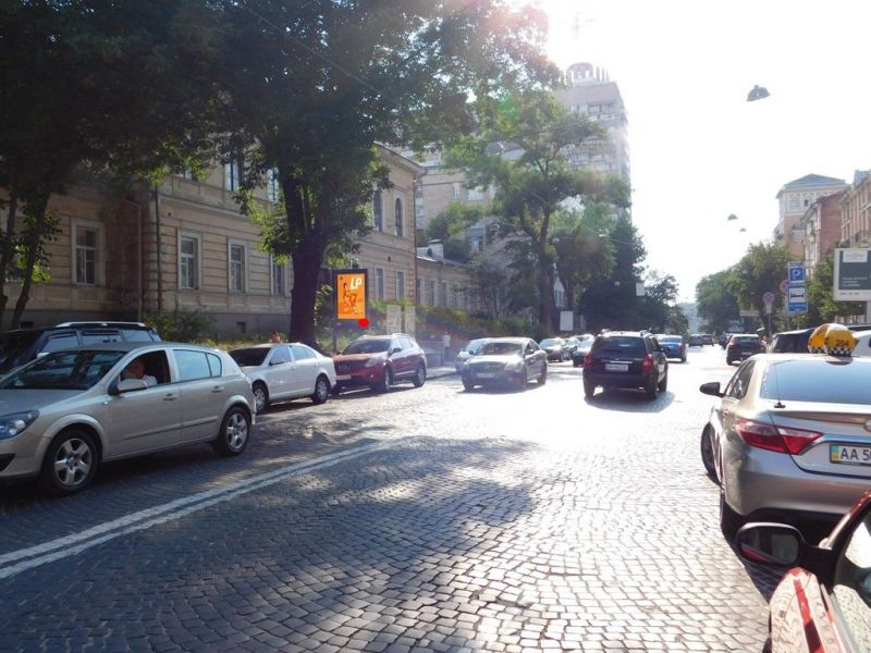 Скролл/Ситилайт, Киев, Хмельницького Богдана вул. 37, рух в напрямку вул. Гоголівська