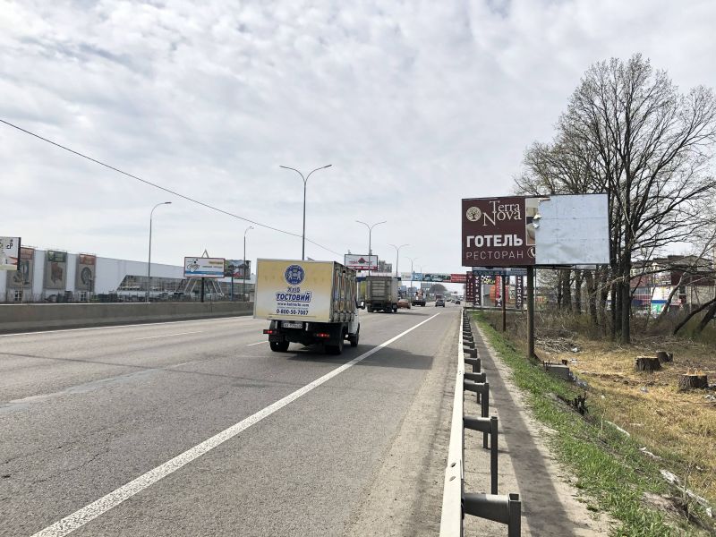 Білборд/Щит, Траси, а/д М-05 Киев-Одесса,  перед магазином АТБ