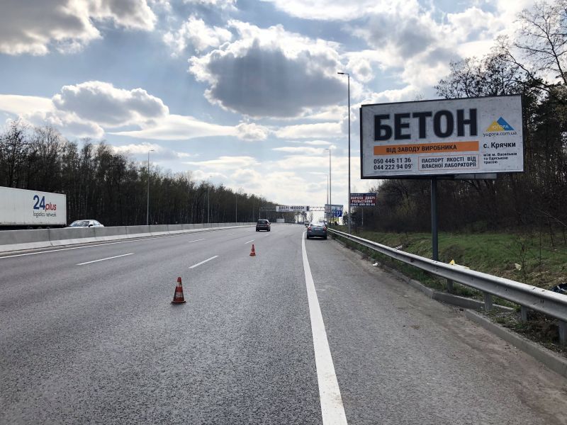 Білборд/Щит, Траси, а/д М-05 Киев-Одесса , перед рестораном "Вилла Вита"