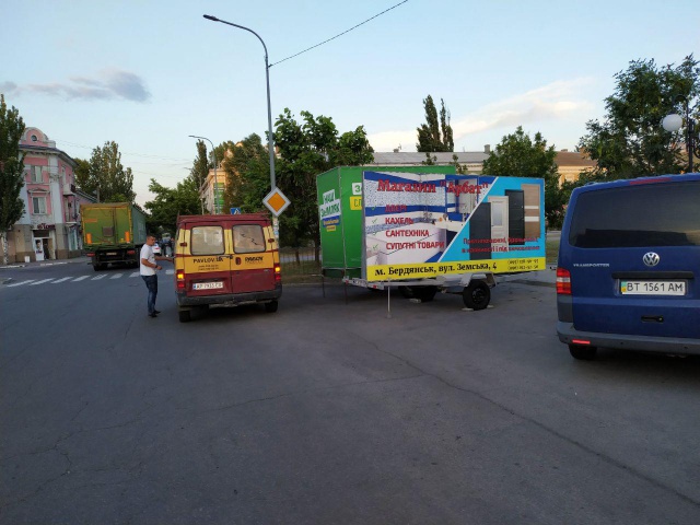 Реклама на транспорті (авто), Бердянськ, двустороній причеп (двусторонний прицеп)