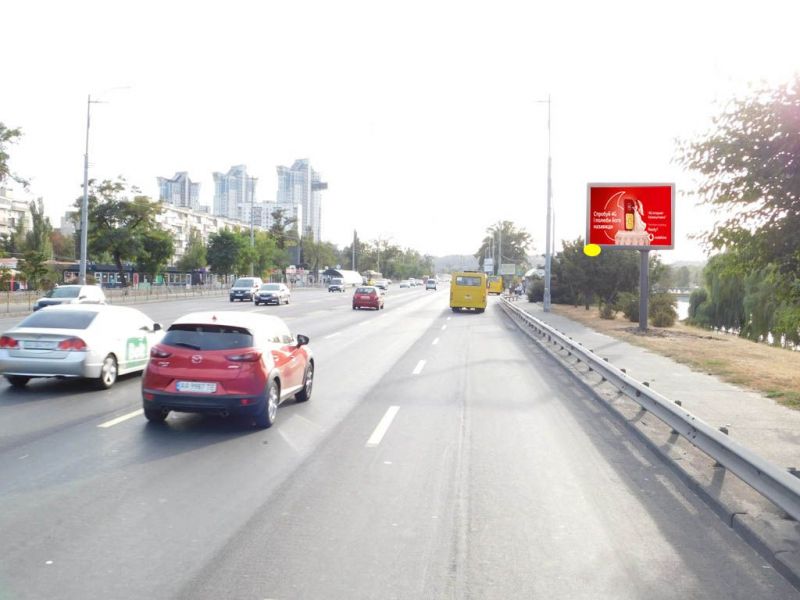 Скролл/Ситиборд, Киев, Соборності пр-т (Возз'єднання) в центр, перед пішохідним мостом на Русанівку