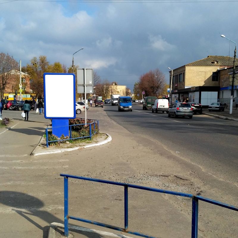 Сітілайт, Мерефа, Находится на автодороге Харьков-Симферополь (М18) (справа от дороги), по ул. Днепропетровская рядом с супермаркетом "АТБ" (автобусная остановка «АТБ»).
