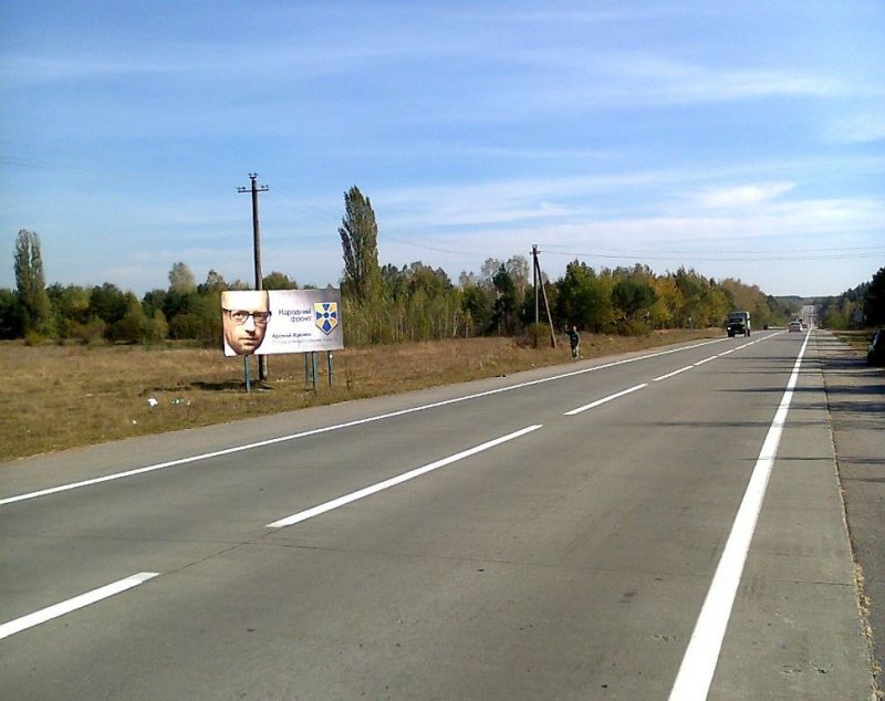 Білборд/Щит, Коростень, Варшавская трасса, выезд из Коростеня в напр.Киева, АЗС UPG, ФАКТОР