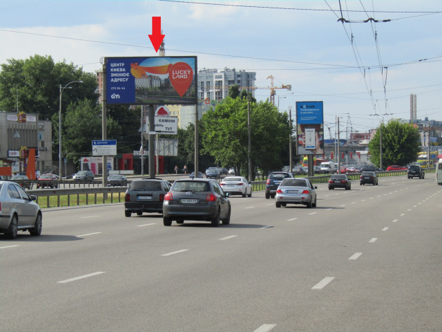 Беклайт, Киев, Кільцева дорога (на роздільнику), (АЗС "Shell", шпалерний ринок), в напрямку просп.Перемоги