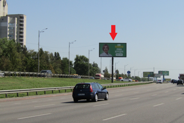 Беклайт, Киев, Кільцева дорога (на роздільнику), (АТБ-маркет, автосалони "Toyota", "Lexus", "Volvo", АЗС "ОККО"), в напрямку просп. Академіка Глушкова
