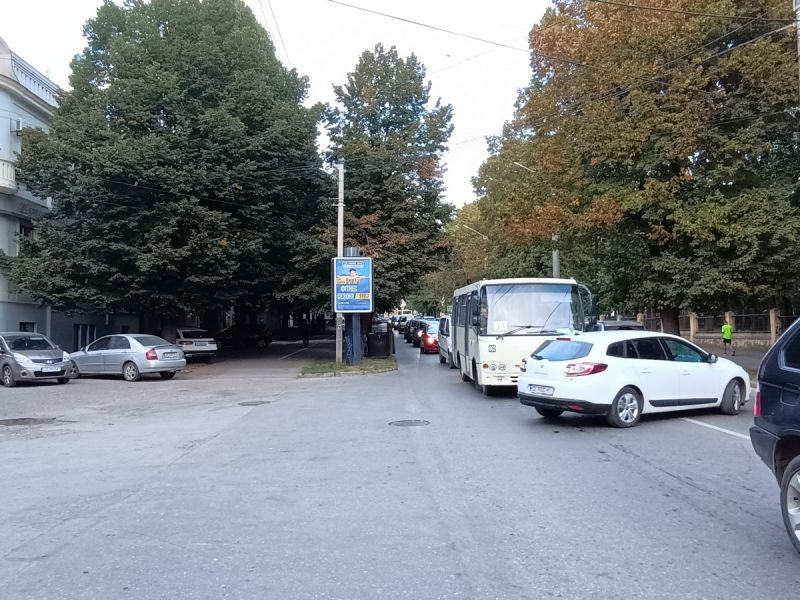 Ситилайт, Черновцы, вул. Садова, 8-12, перехрестя з вул. Братів Руснаків та Першотравневою