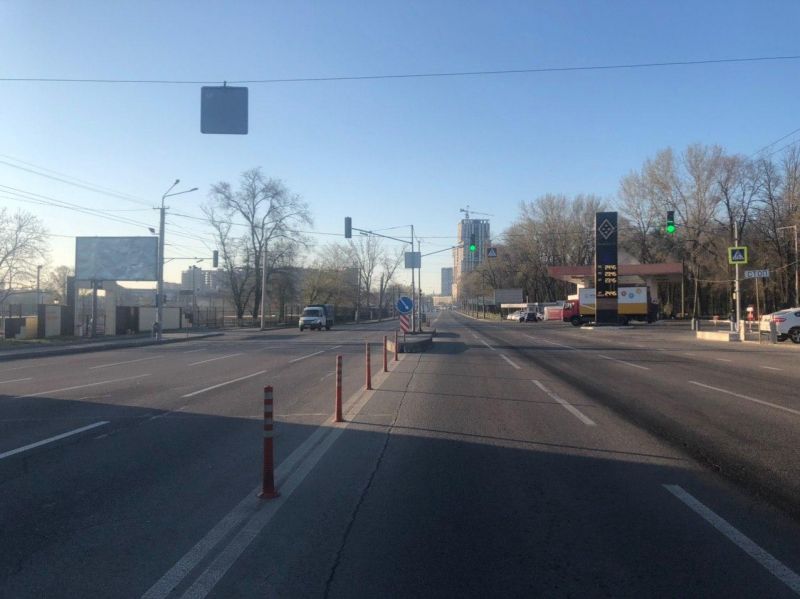 Билборд/Щит, Днепр, s086B,Запорізьке шосе, в районі перехрестя з просп. Богдана Хмельницького, на світлофорі