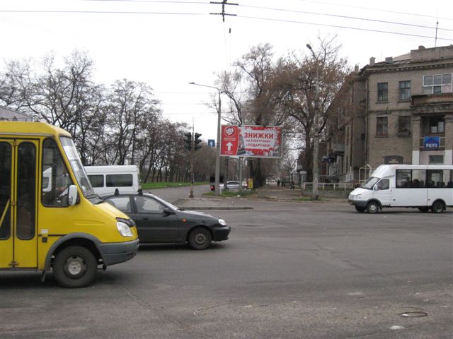 Ролер/Призматрон, Запоріжжя, вул.Перемоги — вул.Величара (С.Тюленіна) (призматрон)