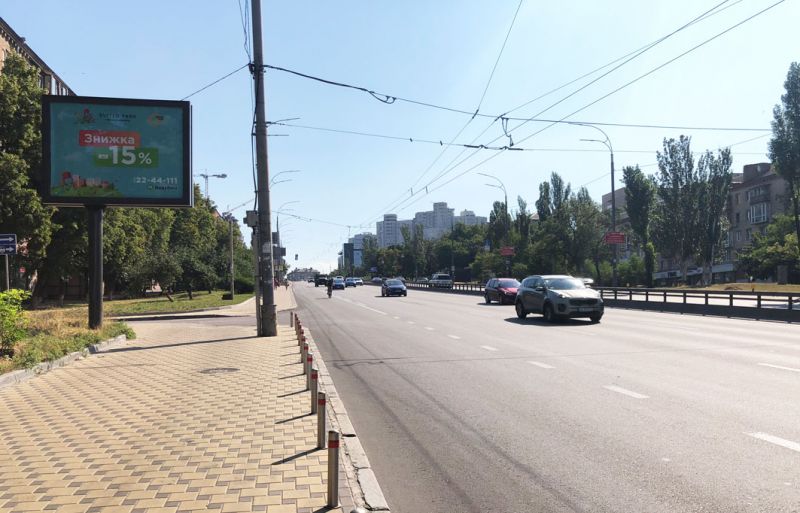 Скролл/Ситиборд, Киев, бульвар Миколи Михновського (Дружби Народів) 5/готель "Дружба" - на б-р Л Українки,Набережне ш (В)