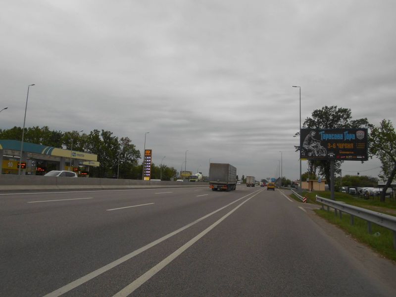 Билборд/Щит, Трассы, смт. Глеваха, траса М-05 Київ-Одеса, км 25+250 право, зупинка "Незалежності", через 190м після повороту на вул. Кооперативна, за 210м до повороту на вул. Шевченко