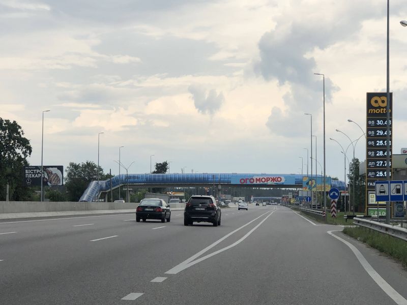 Билборд/Щит, Трассы, смт. Глеваха, траса М-05 Київ-Одеса, км 25+250 право, зупинка "Незалежності", за 190м до повороту на вул. Кооперативна, через 210м після повороту на вул. Шевченко