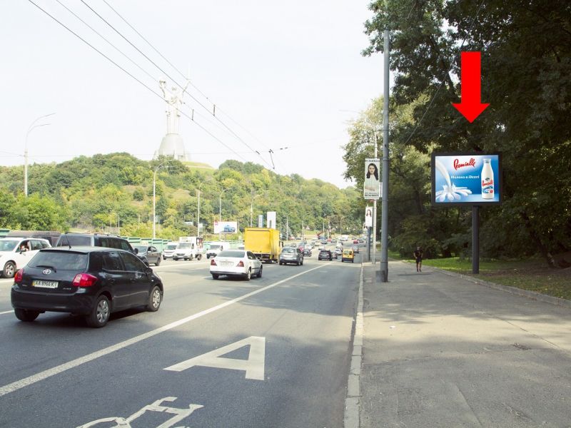 Led екран/Відеоборд, Київ, Дружби Народів бул., 150м. до пл. ГВОВ, в сторону мосту Патона