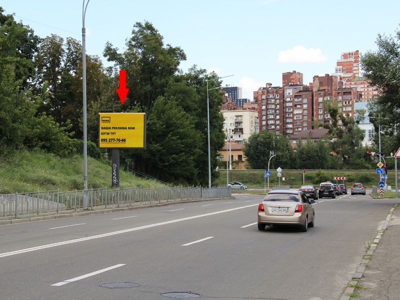 Білборд/Щит, Київ, Брожка вул. (колиш. Кіровоградська вул.) / вул. Грінченка, в бік вул. Грінченка
