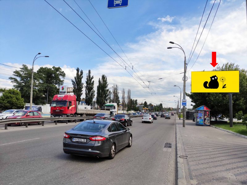 Led екран/Відеоборд, Київ, Лугова вул. - Сім'ї Кульженків вул. (колиш. Дегтяренка вул.), біля ТРЦ "Караван", на світлофорі, в сторону Богатирської вул.