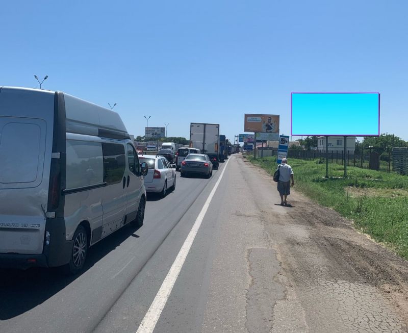 Билборд/Щит, Трассы, Об'їздна дорога, транспорт прямує в м. Одеса (0,3 км до 2х стовпів). Навпроти ринок Анжеліка, АЗК ОККО