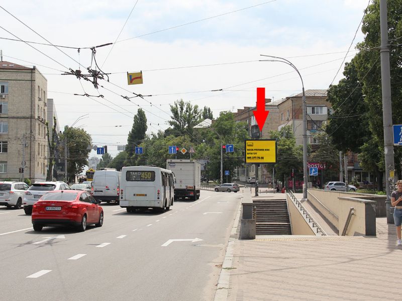 Led екран/Відеоборд, Київ, Теліги вул., 13/14 - вул. Дорогожицька, на світлофорі, в сторону ст. м. "Шулявська", (ролик 10 сек, 1 вихід/1,5 хвилини)