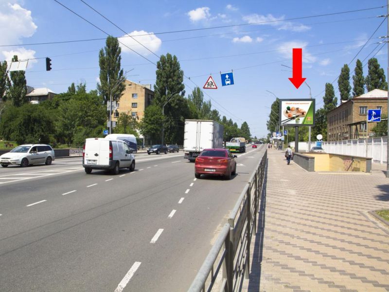 Led екран/Відеоборд, Київ, Теліги вул., 2 - вул. Гонти, на світлофорі, в сторону ст. м. "Почайна", (ролик 10 сек, 1 вихід/3 хвилини)