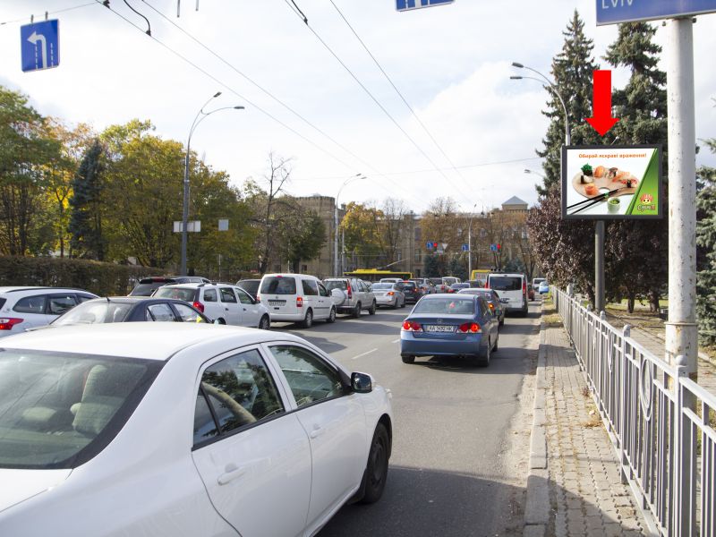 Led екран/Відеоборд, Київ, Солом'янська пл., на світлофорі, в сторону Повітрофлотського пр., (ролик 10 сек, 1 вихід/3 хвилини)
