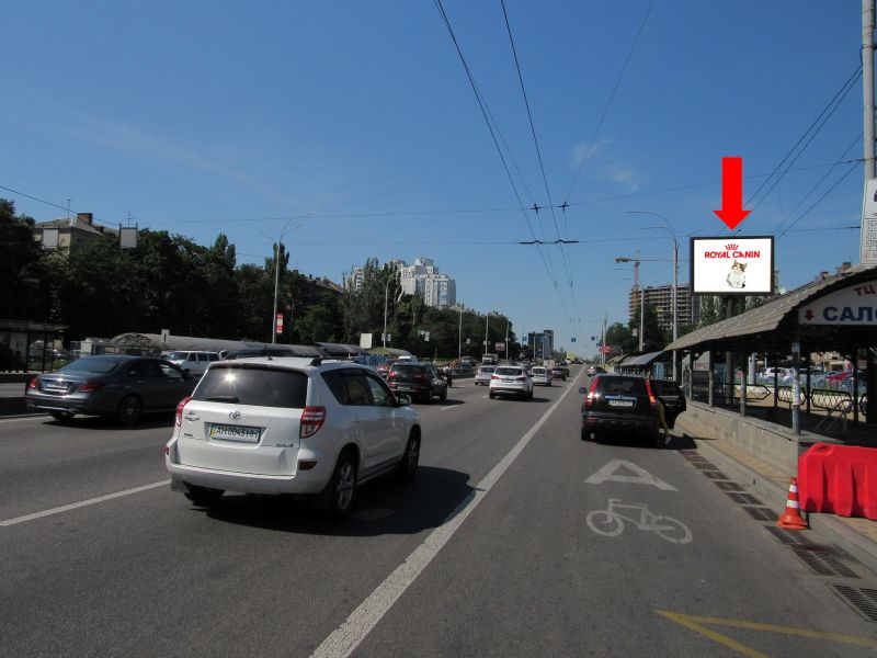 Led екран/Відеоборд, Київ, Дружби Народів бул., 23, ст. м. "Дружби Народів", в сторону ст. м. "Либідська", (ролик 10 сек, 1 вихід/3 хвилини)