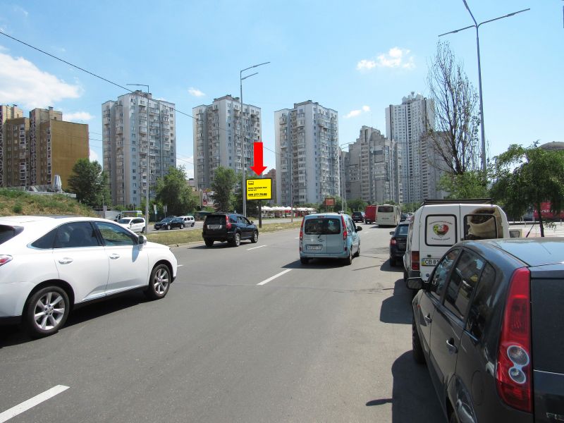 Led екран/Відеоборд, Київ, Дніпровська набережна вул., 49 - вул. Ахматової, роздільник, біля ТРЦ "River Mall", світлофор, в бік пр. Бажана, (ролик 10 сек, 1 вихід/1,5 хвилини)