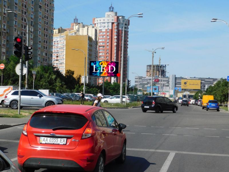 Led экран/Видеоборд, Киев, Ахматової вул. 44 на розподілювачі, в напрямку Дніпровської набережної