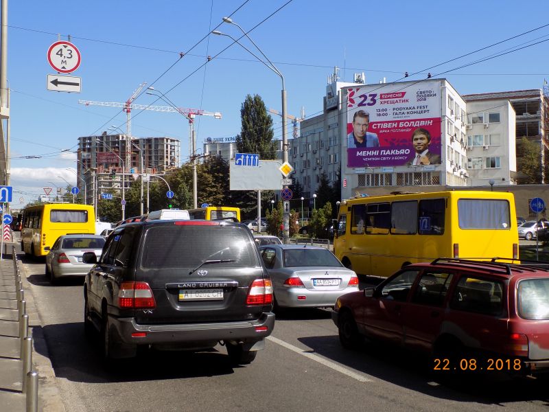 Реклама на фасадах/Брандмауэр, Киев, Перемоги просп. 67 (праве крило будівлі)