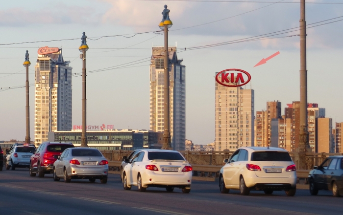 Крышная конструкция, Киев, Тичини Павла просп. 2 (біля мосту Патона)