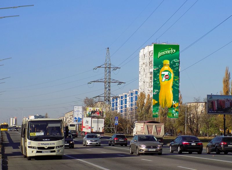 Реклама на фасадах/Брандмауэр, Киев, Братиславська вул. 22 (праве крило будинку)